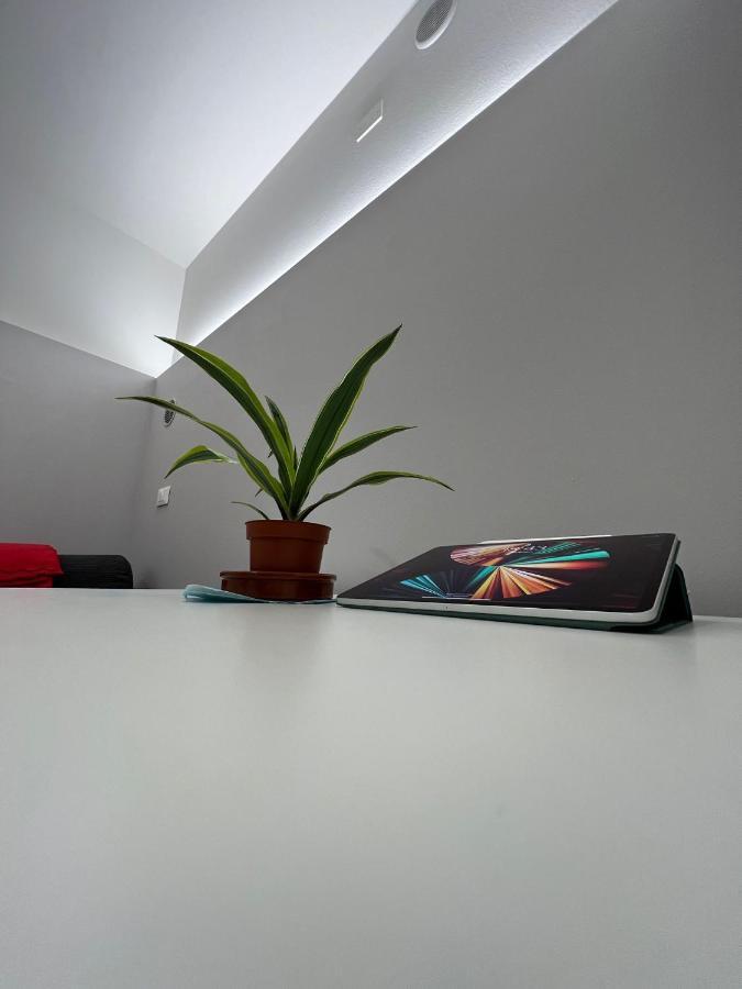 Appartamento Con Due Camere Da Letto E Free Park Verona Exterior foto